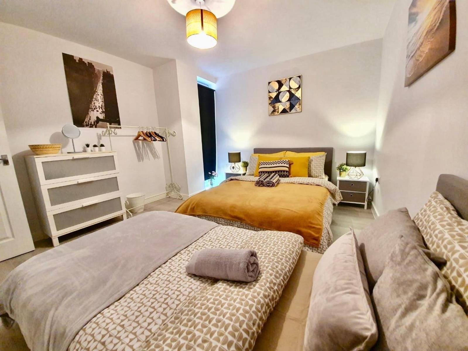 Opp Liverpool - Perfect For Contractors And Travellers, Big Savings Booking 4 Nights Or More! Apartment Room photo