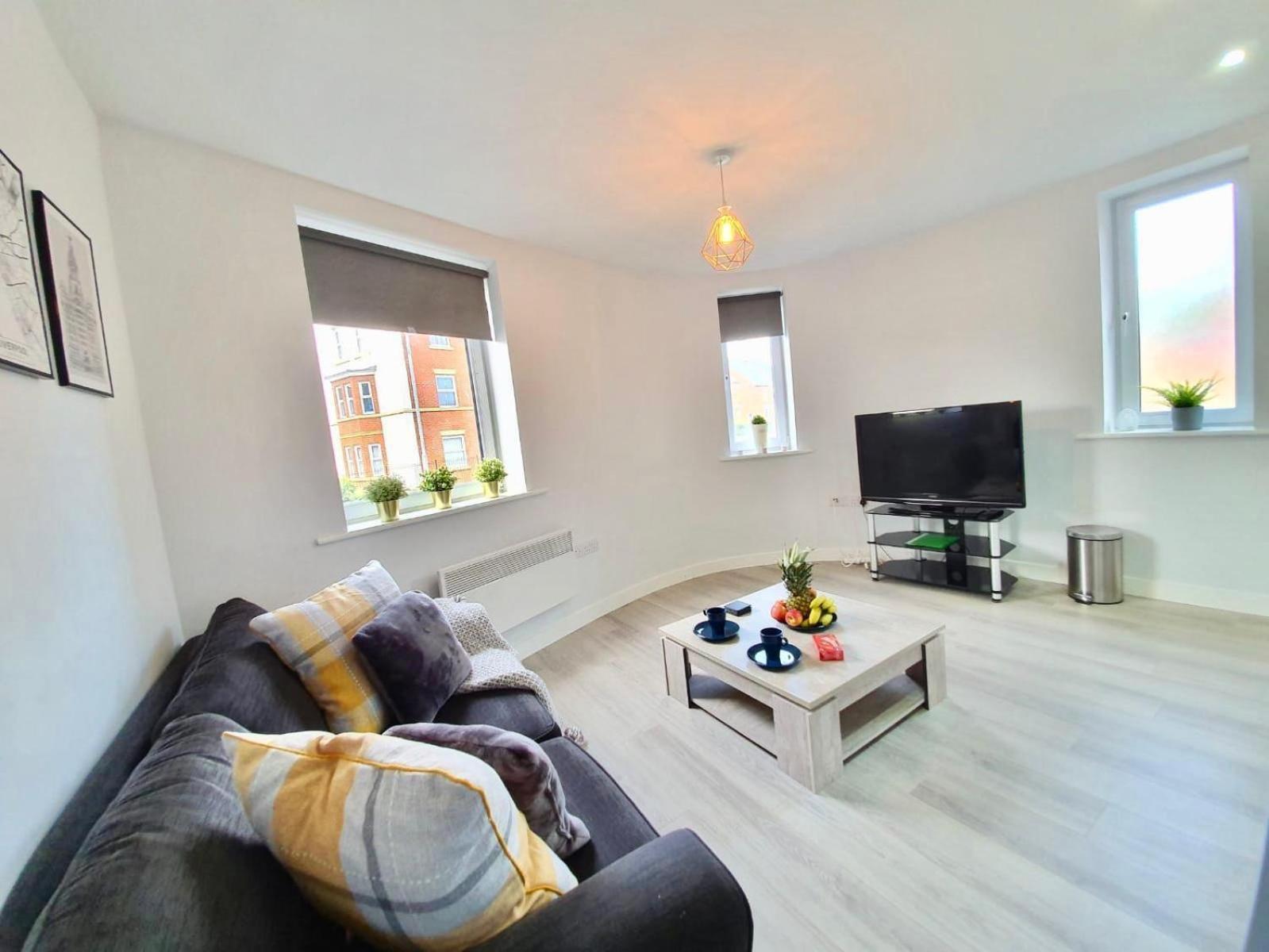 Opp Liverpool - Perfect For Contractors And Travellers, Big Savings Booking 4 Nights Or More! Apartment Room photo