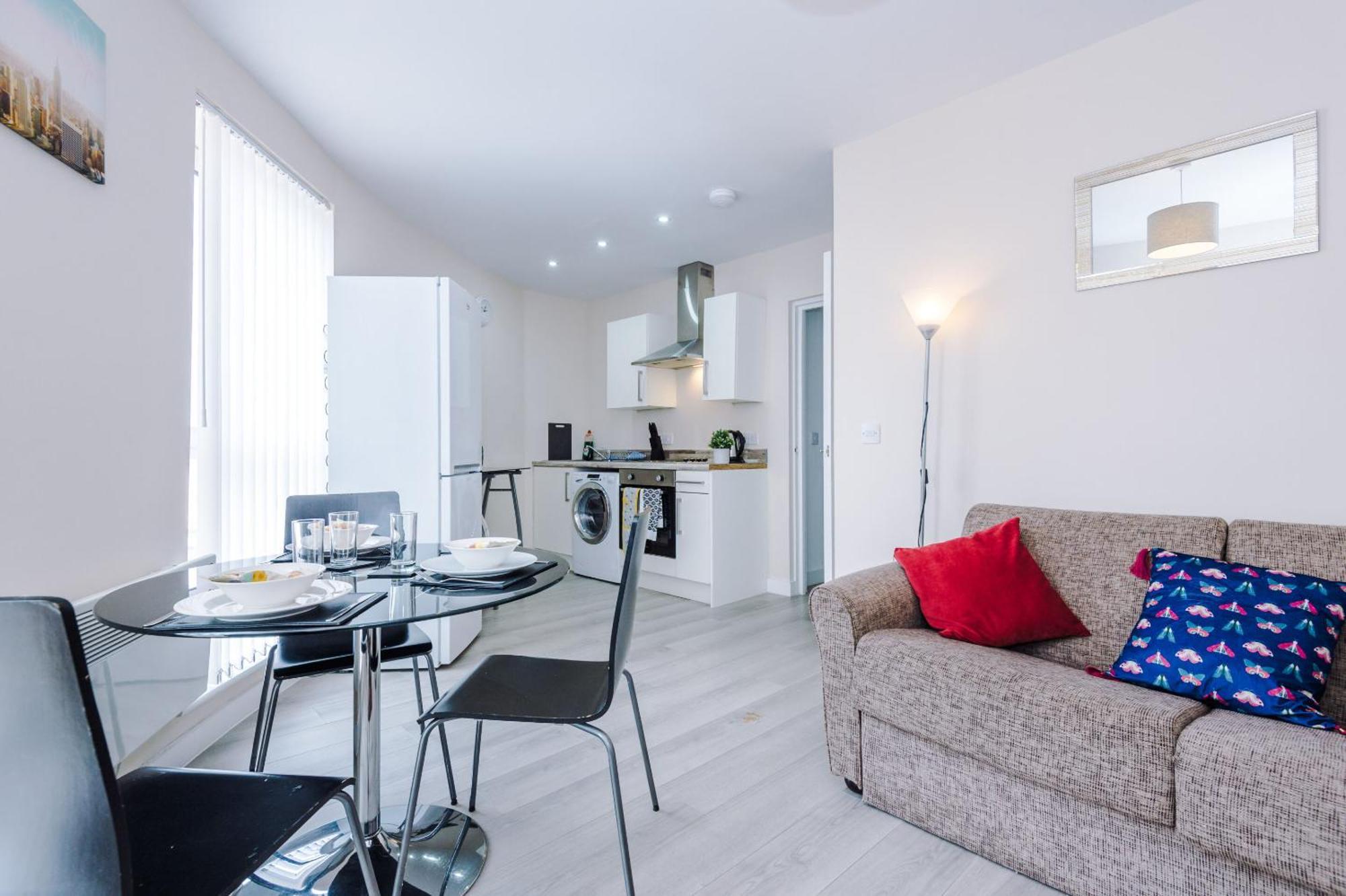 Opp Liverpool - Perfect For Contractors And Travellers, Big Savings Booking 4 Nights Or More! Apartment Room photo